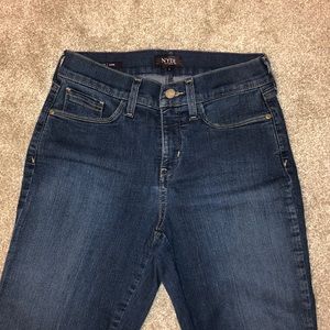 NYDJ Alina Capri, Lift & Tuck technology